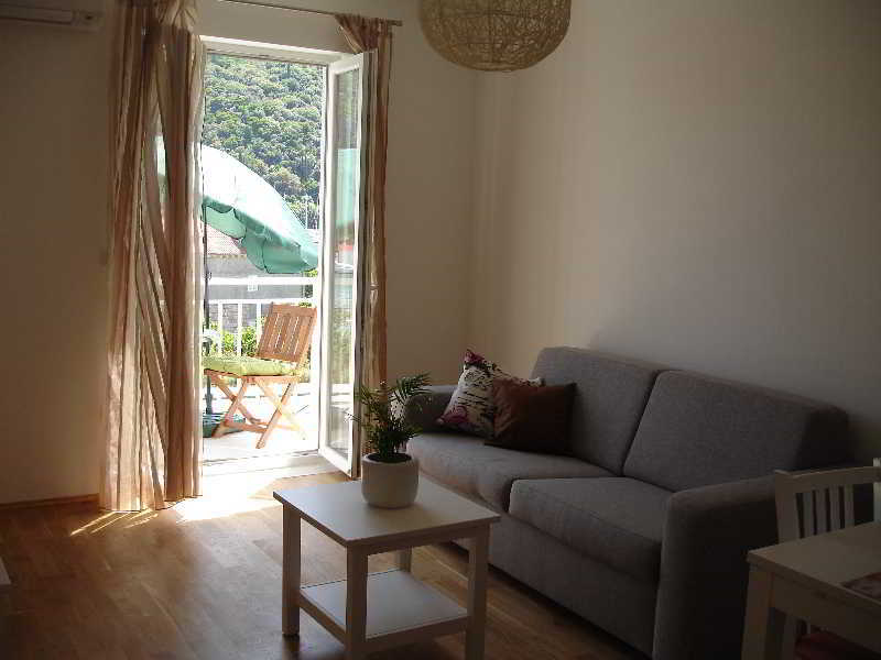 Apartments Silvija Mokošica Exterior foto